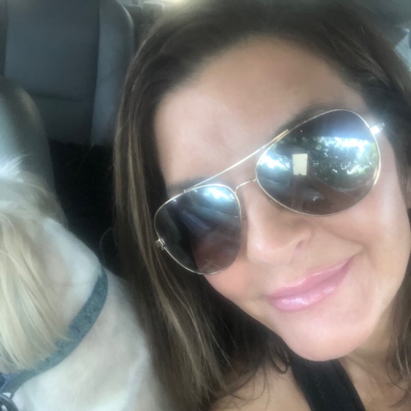 Meet your Posher, Beth - Picture 1 of 1